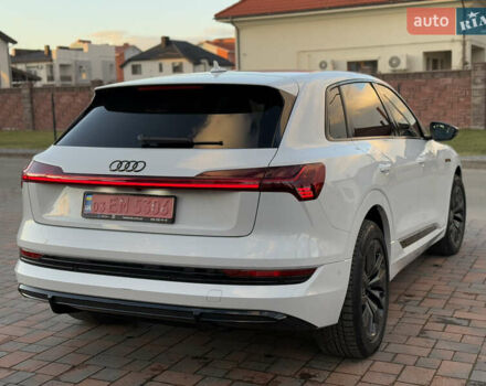 Белый Ауди E-Tron, объемом двигателя 0 л и пробегом 55 тыс. км за 43000 $, фото 56 на Automoto.ua