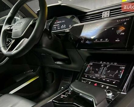 Білий Ауді E-Tron, об'ємом двигуна 0 л та пробігом 13 тис. км за 42500 $, фото 15 на Automoto.ua