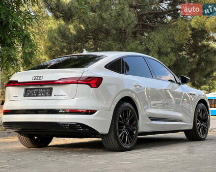 Білий Ауді E-Tron, об'ємом двигуна 0 л та пробігом 22 тис. км за 41500 $, фото 17 на Automoto.ua