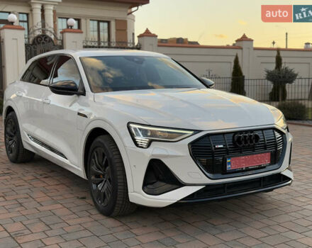 Белый Ауди E-Tron, объемом двигателя 0 л и пробегом 55 тыс. км за 43000 $, фото 71 на Automoto.ua