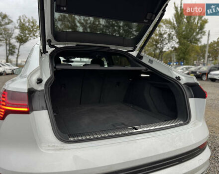 Белый Ауди E-Tron, объемом двигателя 0 л и пробегом 20 тыс. км за 51500 $, фото 33 на Automoto.ua