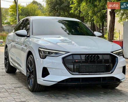 Білий Ауді E-Tron, об'ємом двигуна 0 л та пробігом 22 тис. км за 41500 $, фото 2 на Automoto.ua