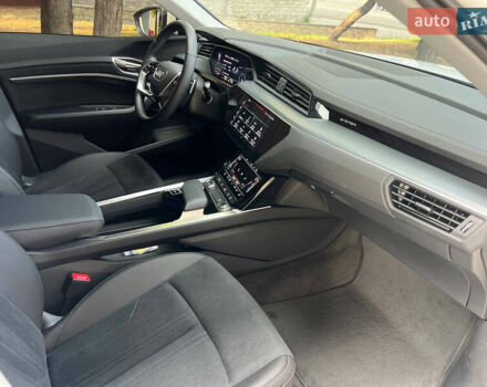 Білий Ауді E-Tron, об'ємом двигуна 0 л та пробігом 22 тис. км за 41500 $, фото 39 на Automoto.ua
