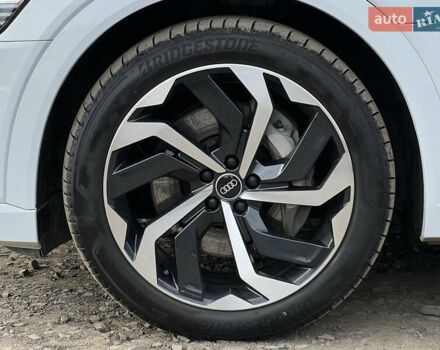 Белый Ауди E-Tron, объемом двигателя 0 л и пробегом 41 тыс. км за 42727 $, фото 13 на Automoto.ua