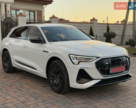 Белый Ауди E-Tron, объемом двигателя 0 л и пробегом 55 тыс. км за 43000 $, фото 59 на Automoto.ua