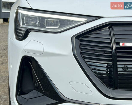Белый Ауди E-Tron, объемом двигателя 0 л и пробегом 41 тыс. км за 42727 $, фото 19 на Automoto.ua