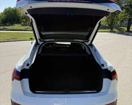 Белый Ауди E-Tron, объемом двигателя 0 л и пробегом 16 тыс. км за 44000 $, фото 39 на Automoto.ua