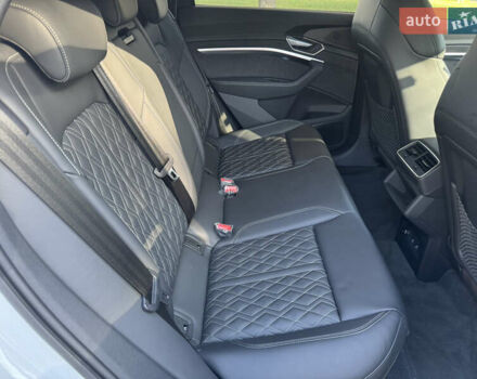 Белый Ауди E-Tron, объемом двигателя 0 л и пробегом 1 тыс. км за 67000 $, фото 12 на Automoto.ua