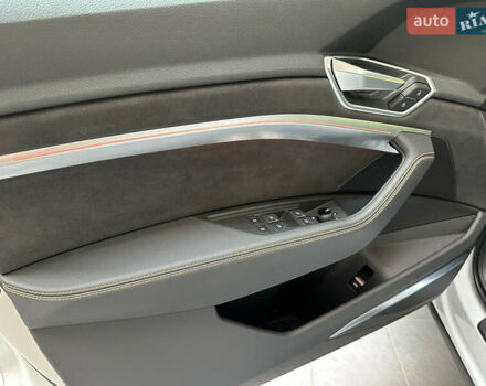 Белый Ауди E-Tron, объемом двигателя 0 л и пробегом 41 тыс. км за 47000 $, фото 8 на Automoto.ua