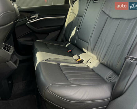 Белый Ауди E-Tron, объемом двигателя 0 л и пробегом 41 тыс. км за 42727 $, фото 34 на Automoto.ua