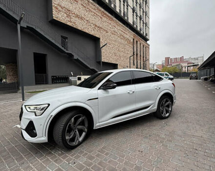 Белый Ауди E-Tron, объемом двигателя 0 л и пробегом 42 тыс. км за 50600 $, фото 1 на Automoto.ua