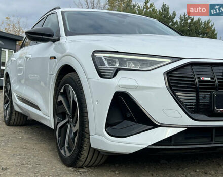 Белый Ауди E-Tron, объемом двигателя 0 л и пробегом 41 тыс. км за 42727 $, фото 9 на Automoto.ua