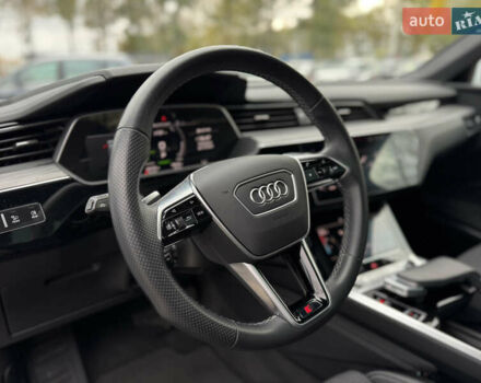 Белый Ауди E-Tron, объемом двигателя 0 л и пробегом 20 тыс. км за 51500 $, фото 12 на Automoto.ua