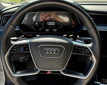 Белый Ауди E-Tron, объемом двигателя 0 л и пробегом 16 тыс. км за 44000 $, фото 21 на Automoto.ua