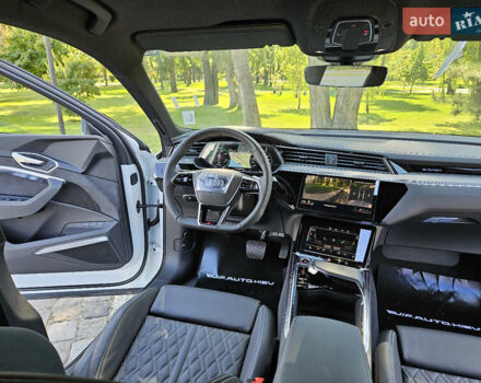 Белый Ауди E-Tron, объемом двигателя 0 л и пробегом 1 тыс. км за 64999 $, фото 9 на Automoto.ua