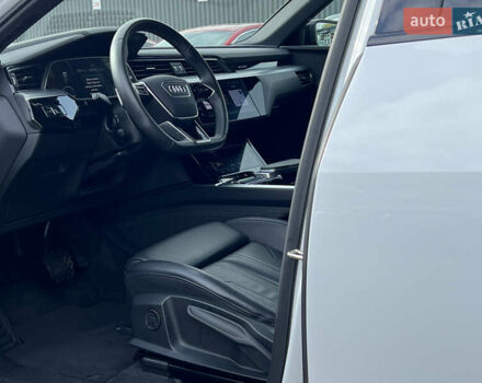 Белый Ауди E-Tron, объемом двигателя 0 л и пробегом 23 тыс. км за 44483 $, фото 23 на Automoto.ua