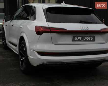 Білий Ауді E-Tron, об'ємом двигуна 0 л та пробігом 11 тис. км за 49700 $, фото 12 на Automoto.ua