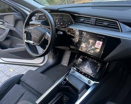 Белый Ауди E-Tron, объемом двигателя 0 л и пробегом 150 тыс. км за 33500 $, фото 32 на Automoto.ua