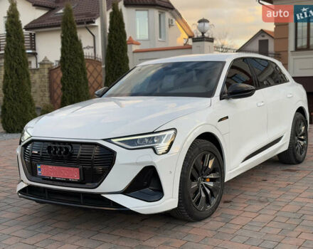 Белый Ауди E-Tron, объемом двигателя 0 л и пробегом 55 тыс. км за 43000 $, фото 3 на Automoto.ua