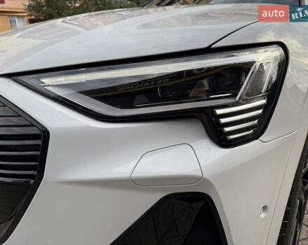 Белый Ауди E-Tron, объемом двигателя 0 л и пробегом 40 тыс. км за 46500 $, фото 6 на Automoto.ua