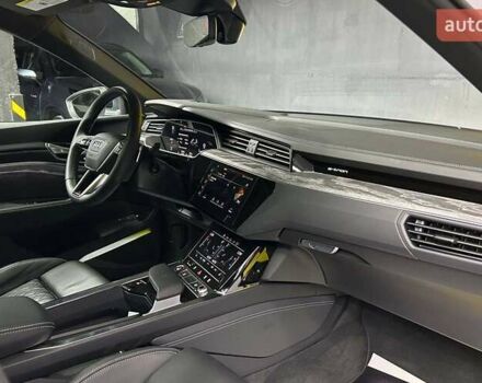 Білий Ауді E-Tron, об'ємом двигуна 0 л та пробігом 13 тис. км за 42500 $, фото 16 на Automoto.ua