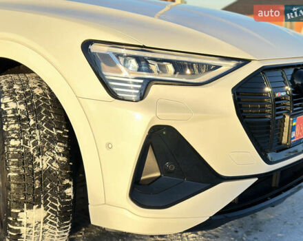 Белый Ауди E-Tron, объемом двигателя 0 л и пробегом 39 тыс. км за 44800 $, фото 7 на Automoto.ua