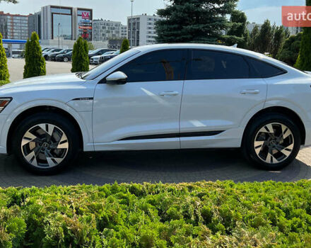 Белый Ауди E-Tron, объемом двигателя 0 л и пробегом 33 тыс. км за 42990 $, фото 3 на Automoto.ua