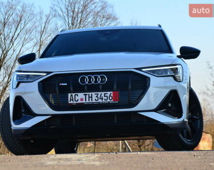 Белый Ауди E-Tron, объемом двигателя 0 л и пробегом 63 тыс. км за 41450 $, фото 14 на Automoto.ua