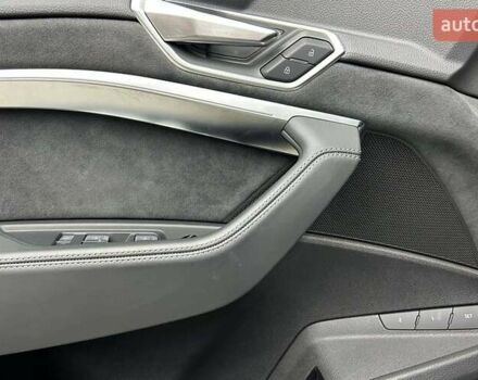 Білий Ауді E-Tron, об'ємом двигуна 0 л та пробігом 13 тис. км за 42500 $, фото 6 на Automoto.ua