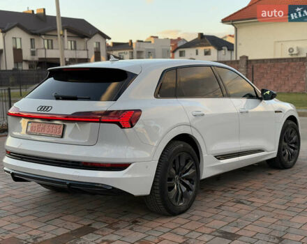 Белый Ауди E-Tron, объемом двигателя 0 л и пробегом 55 тыс. км за 43000 $, фото 50 на Automoto.ua
