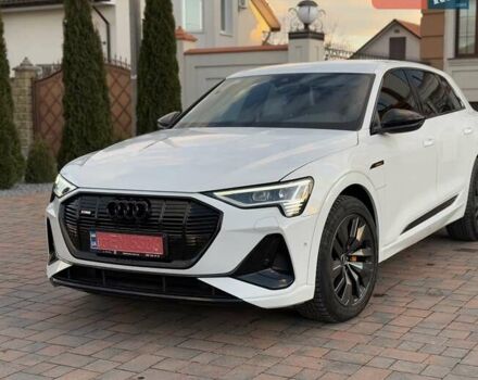Белый Ауди E-Tron, объемом двигателя 0 л и пробегом 55 тыс. км за 43000 $, фото 1 на Automoto.ua