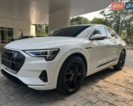 Білий Ауді E-Tron, об'ємом двигуна 0 л та пробігом 22 тис. км за 41500 $, фото 9 на Automoto.ua