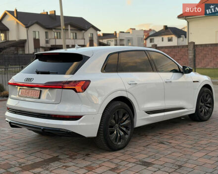 Белый Ауди E-Tron, объемом двигателя 0 л и пробегом 55 тыс. км за 43000 $, фото 53 на Automoto.ua