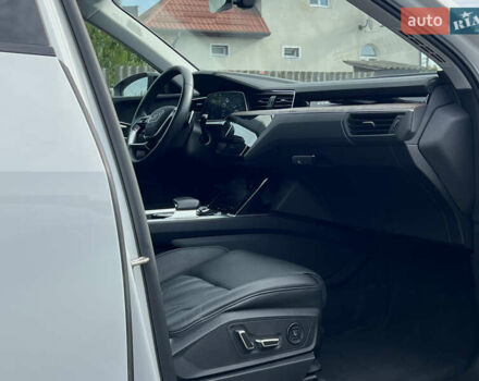 Белый Ауди E-Tron, объемом двигателя 0 л и пробегом 41 тыс. км за 42727 $, фото 45 на Automoto.ua