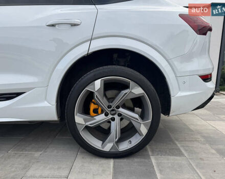 Белый Ауди E-Tron, объемом двигателя 0 л и пробегом 42 тыс. км за 51400 $, фото 11 на Automoto.ua