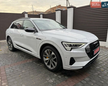 Белый Ауди E-Tron, объемом двигателя 0 л и пробегом 60 тыс. км за 34700 $, фото 1 на Automoto.ua
