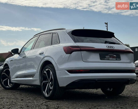 Белый Ауди E-Tron, объемом двигателя 0 л и пробегом 41 тыс. км за 42727 $, фото 5 на Automoto.ua