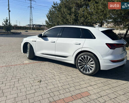 Белый Ауди E-Tron, объемом двигателя 0 л и пробегом 59 тыс. км за 44999 $, фото 15 на Automoto.ua
