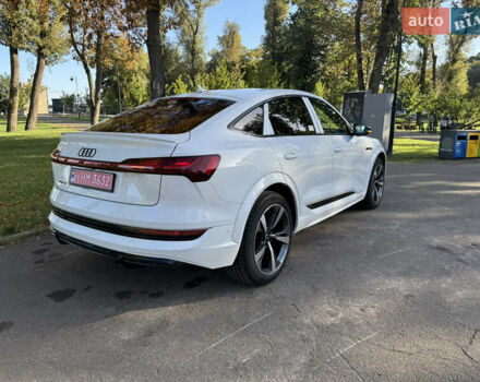 Белый Ауди E-Tron, объемом двигателя 0 л и пробегом 1 тыс. км за 67000 $, фото 4 на Automoto.ua