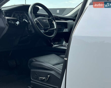 Белый Ауди E-Tron, объемом двигателя 0 л и пробегом 41 тыс. км за 42727 $, фото 27 на Automoto.ua