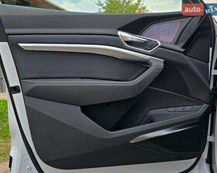 Белый Ауди E-Tron, объемом двигателя 0 л и пробегом 26 тыс. км за 48778 $, фото 43 на Automoto.ua