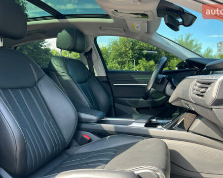 Белый Ауди E-Tron, объемом двигателя 0 л и пробегом 33 тыс. км за 42990 $, фото 13 на Automoto.ua