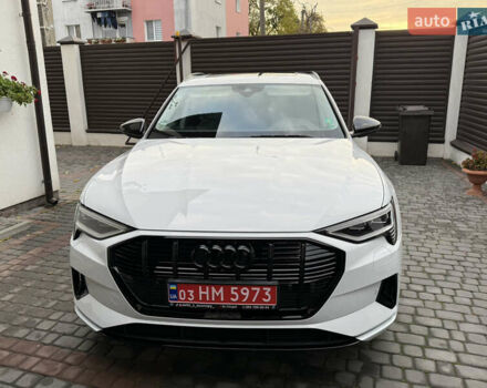 Белый Ауди E-Tron, объемом двигателя 0 л и пробегом 60 тыс. км за 34700 $, фото 18 на Automoto.ua