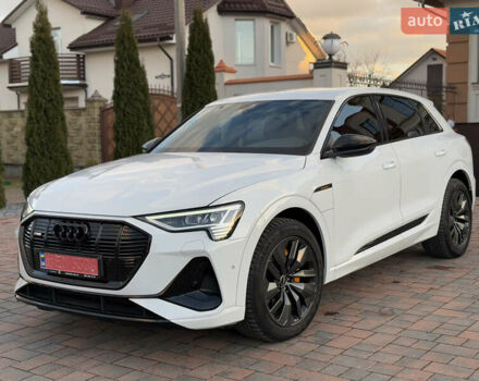 Белый Ауди E-Tron, объемом двигателя 0 л и пробегом 55 тыс. км за 43000 $, фото 2 на Automoto.ua