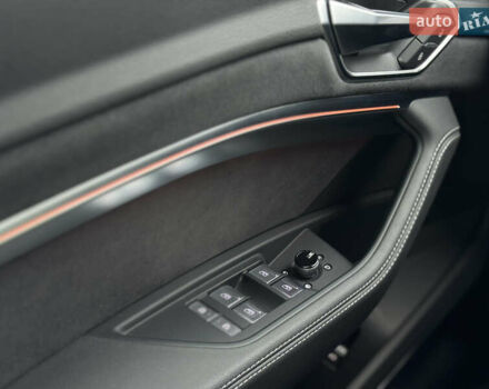 Белый Ауди E-Tron, объемом двигателя 0 л и пробегом 20 тыс. км за 51500 $, фото 15 на Automoto.ua