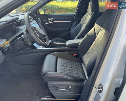 Белый Ауди E-Tron, объемом двигателя 0 л и пробегом 1 тыс. км за 67000 $, фото 8 на Automoto.ua