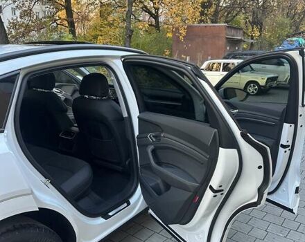 Белый Ауди E-Tron, объемом двигателя 0 л и пробегом 150 тыс. км за 33500 $, фото 33 на Automoto.ua