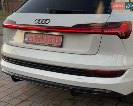 Белый Ауди E-Tron, объемом двигателя 0 л и пробегом 55 тыс. км за 43000 $, фото 38 на Automoto.ua