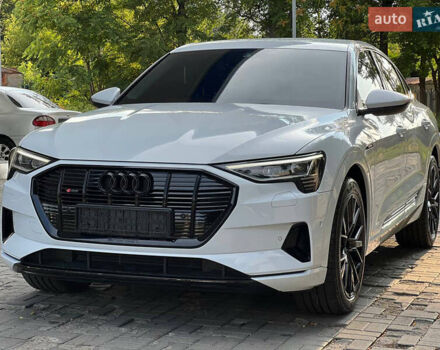 Білий Ауді E-Tron, об'ємом двигуна 0 л та пробігом 22 тис. км за 41500 $, фото 7 на Automoto.ua