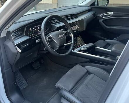 Белый Ауди E-Tron, объемом двигателя 0 л и пробегом 150 тыс. км за 33500 $, фото 16 на Automoto.ua